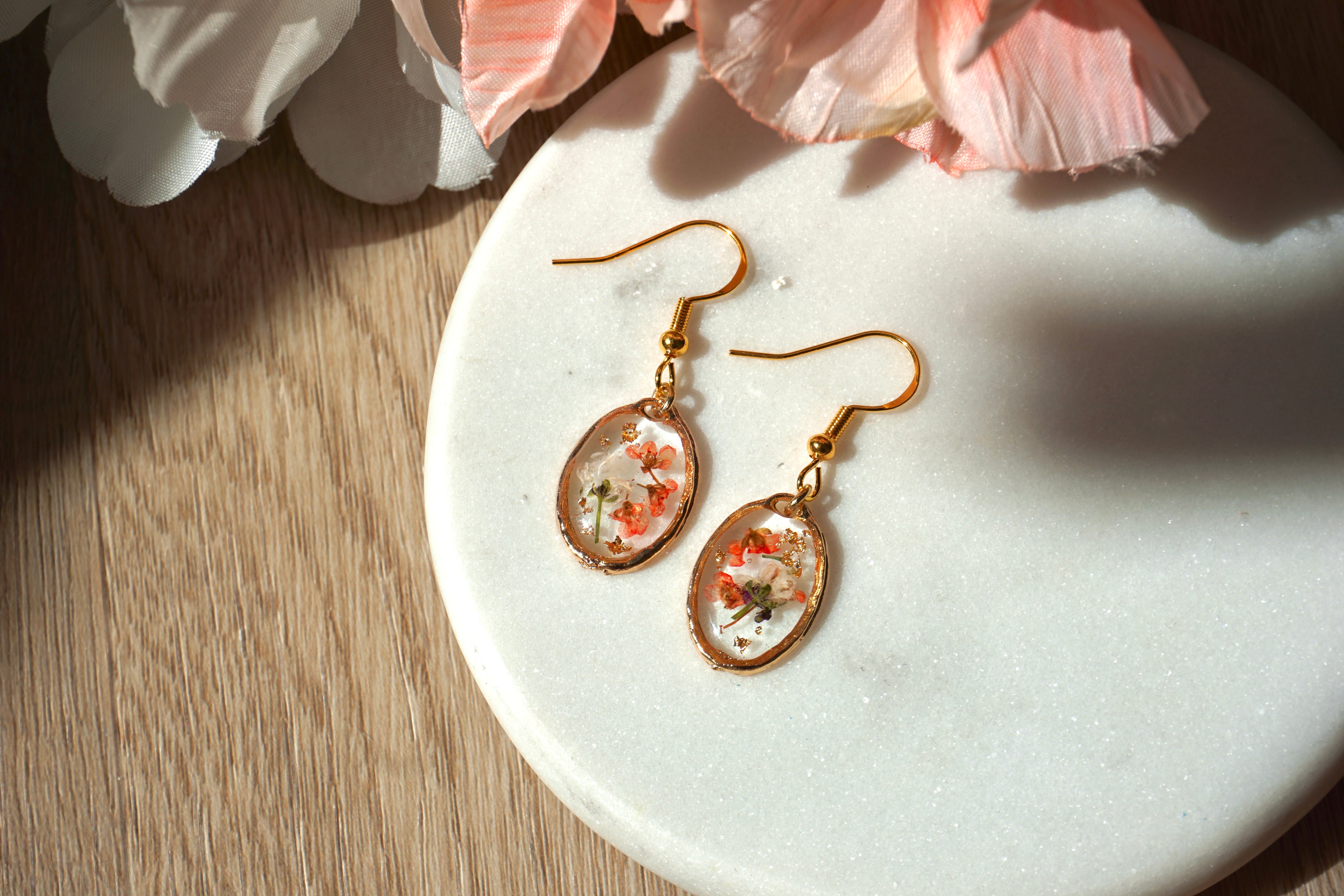 oval rouge bouquet earrings