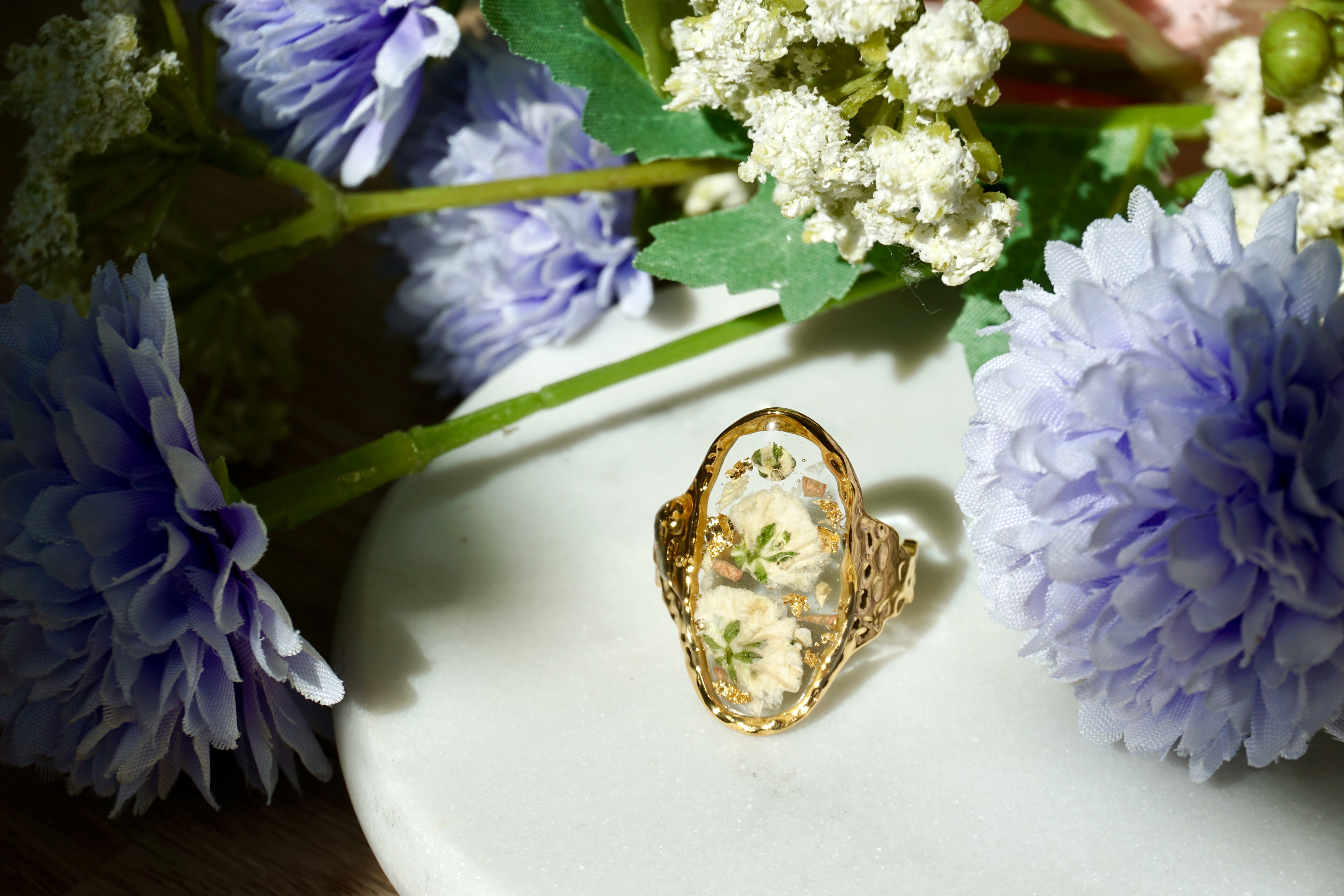 fleur blanche oval ring
