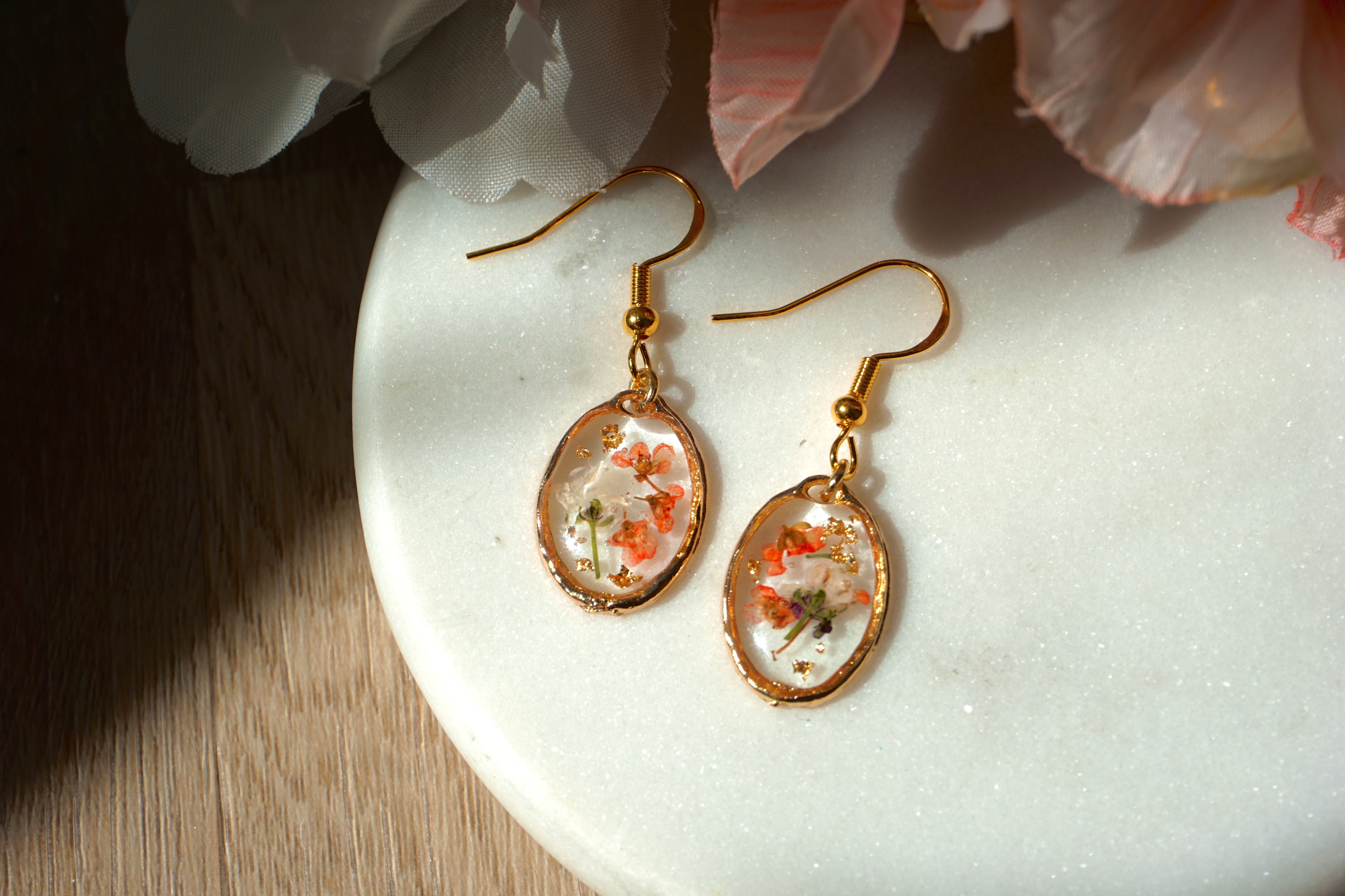 oval rouge bouquet earrings