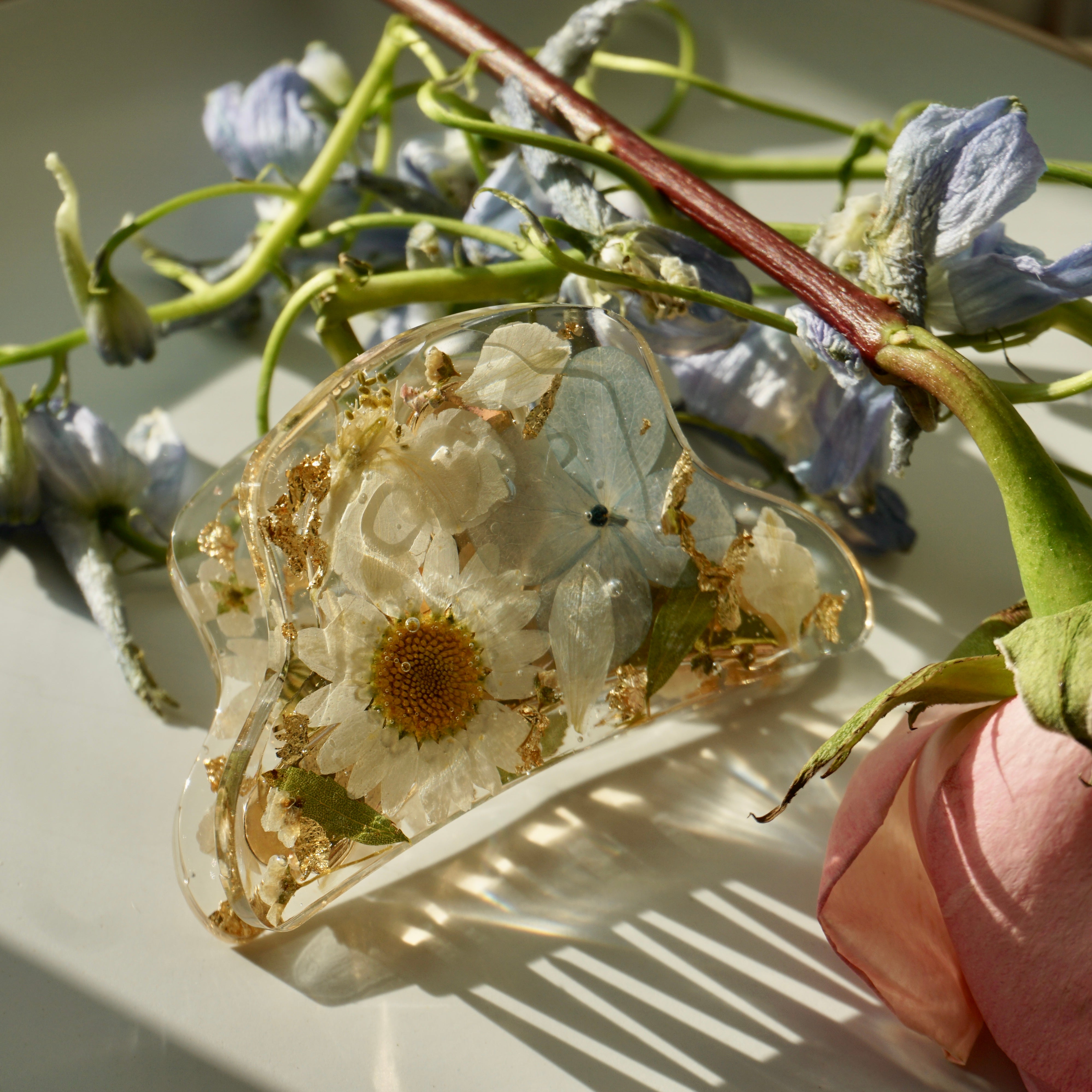 daisy blue hair clip