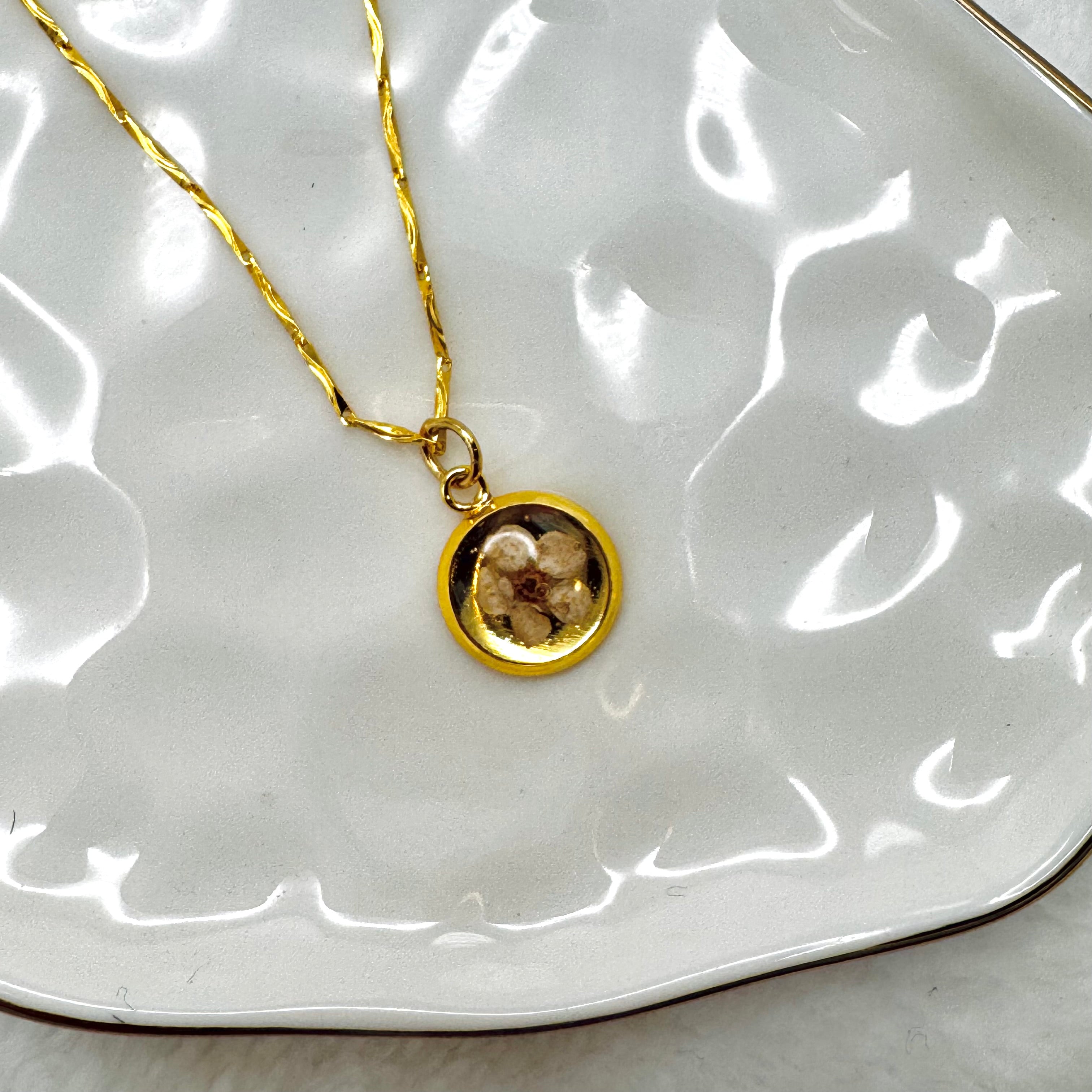 dainty flora necklace