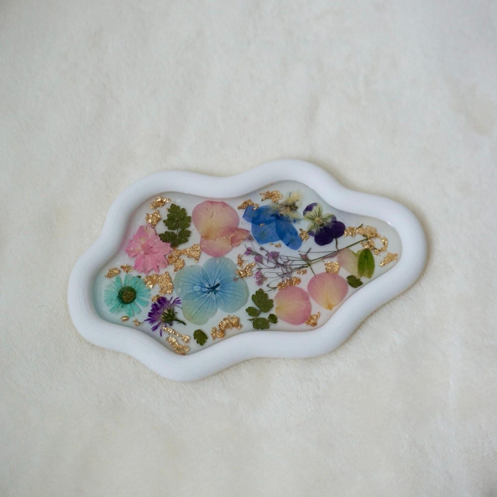 3D printed pressed flower cloud tray